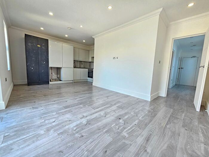 2 Bedroom Flat To Rent In Baronet Grove, London, N17