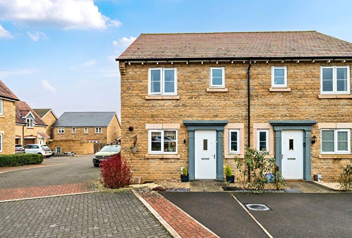 3 Bedroom Detached House For Sale In Nuthatch Drive, Bishops Cleeve, Cheltenham, Gloucestershire, GL52