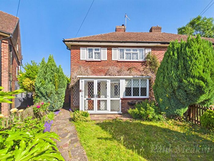 3 Bedroom Semi-Detached House For Sale In Leighton Gardens, South Croydon, CR2