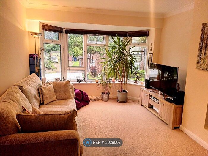 2 Bedroom Maisonette To Rent In Sterling Avenue, Edgware, HA8