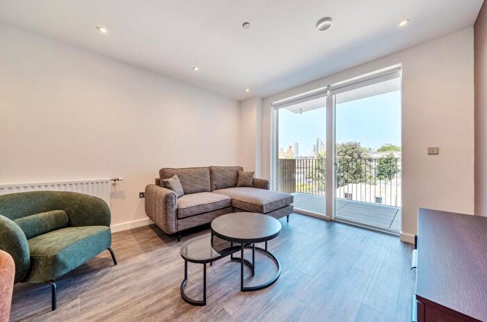 2 Bedroom Apartment To Rent In Dawes Street, London, SE17