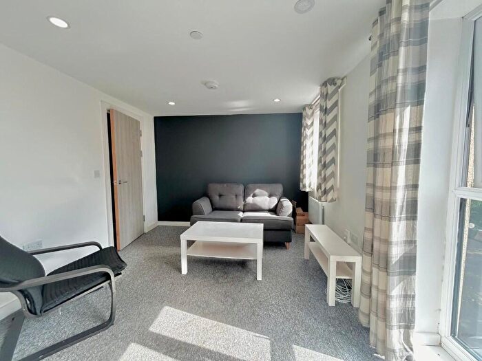 3 Bedroom Apartment To Rent In Richmond Road, Cardiff(City), CF24
