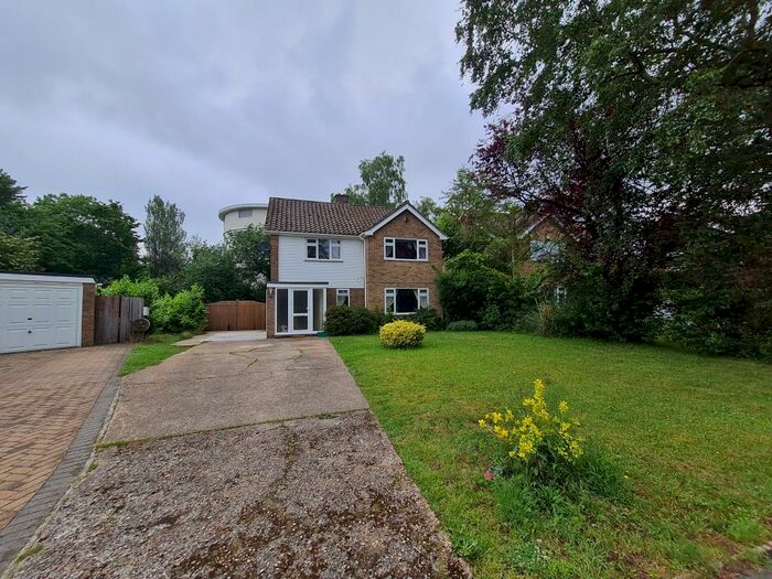 4 Bedroom House To Rent In Rede Wood Road, Barming, Maidstone, ME16