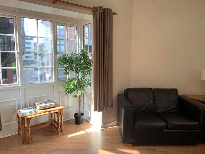 2 Bedroom House To Rent In Forth Place, Newcastle Upon Tyne, NE1