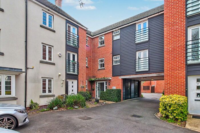 2 Bedroom Flat For Sale In Barrington Drive, Basingstoke, RG24
