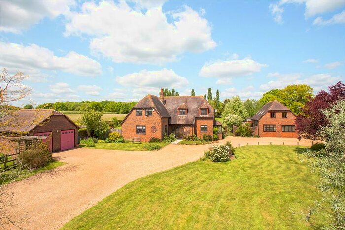 4 Bedroom Detached House For Sale In Pagehurst Road, Staplehurst, Tonbridge, Kent, TN12
