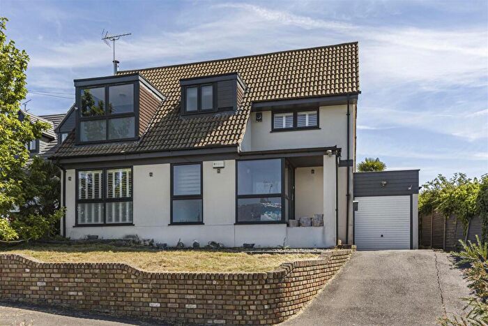 4 Bedroom Detached House For Sale In Whitehall Close, Nazeing, EN9