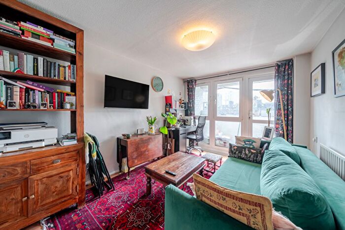 1 Bedroom Flat For Sale In Gibson Road, London, SE11