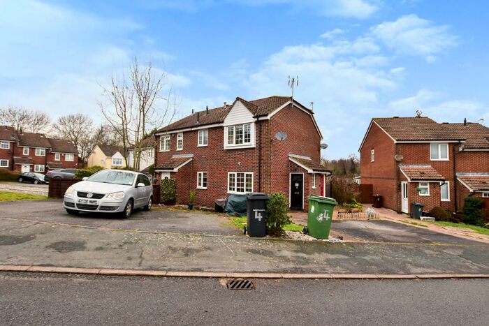 1 Bedroom Terraced House To Rent In Chiltern Close, Downswood, Maidstone, Kent, ME15