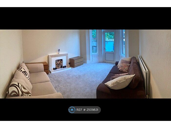 2 Bedroom Flat To Rent In Richmond Park Road, Bournemouth, BH8