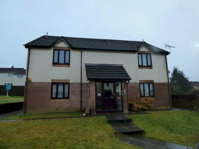 1 Bedroom Flat To Rent In Westfield Court, Cinderford, GL14