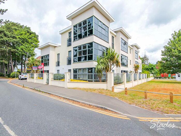2 Bedroom Apartment To Rent In Park View, Kings Park Drive, Bournemouth, BH7
