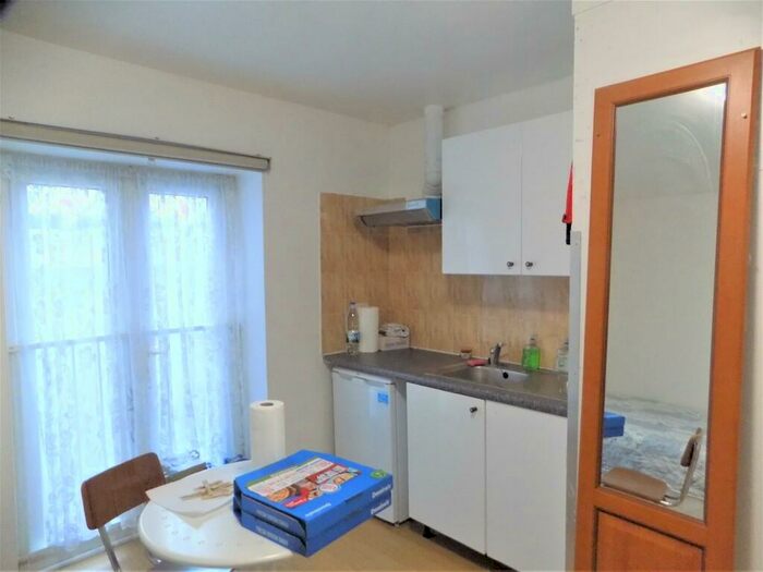 Studio To Rent In Rectory Road, London, N16