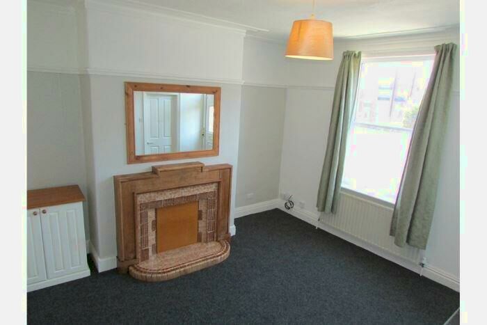 2 Bedroom Terraced House To Rent In Parkfield Row, Leeds, LS11