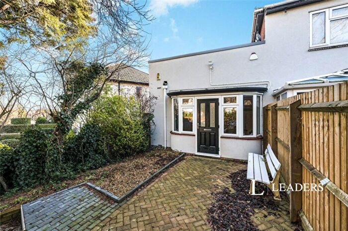 3 Bedroom Semi-Detached House To Rent In Weedon Road, Northampton, Northamptonshire, NN5