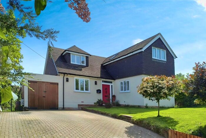 2 Bedroom Detached House For Sale In Mill Hill Lane, Shorne, Kent, DA12