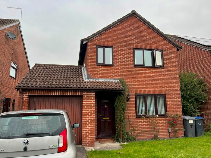 3 Bedroom Property To Rent In The Teasels, Warminster, BA12