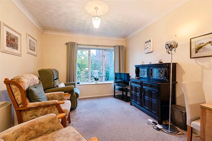 1 Bedroom Flat For Sale In Cranmere Court, Colchester, CO1