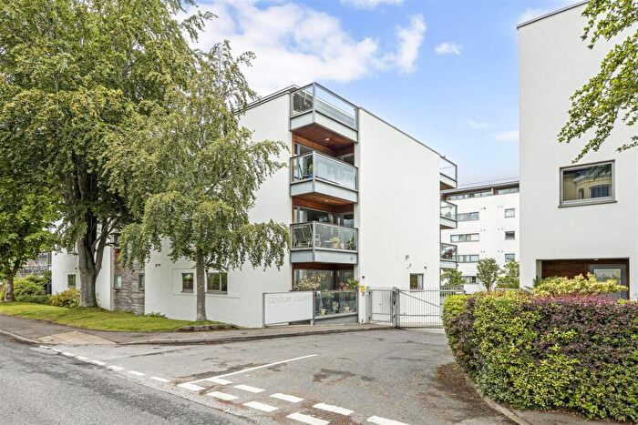 2 Bedroom Apartment For Sale In Century Court, Montpellier Grove, Cheltenham, GL50