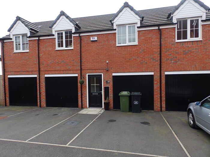 2 Bedroom Flat To Rent In Waggon Road, Leeds, West Yorkshire, LS10