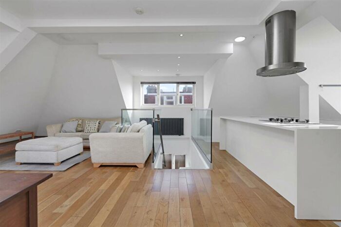 2 Bedroom Flat To Rent In Chatsworth Road, London, NW2