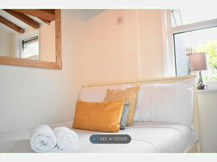 1 Bedroom Flat To Rent In Danbury Street, London, N1