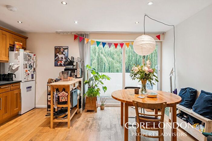 3 Bedroom Flat To Rent In Bloomsbury Close, London, W5