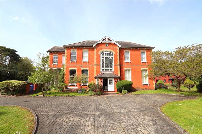 2 Bedroom Apartment To Rent In Boundary Road, Farnborough, Hampshire, GU14