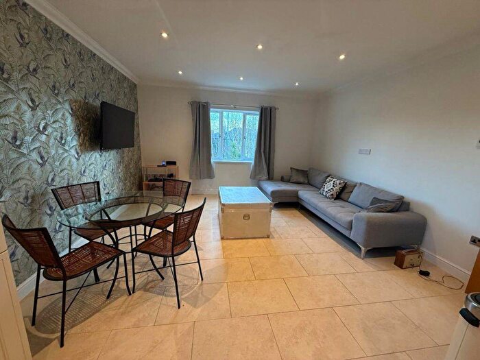 1 Bedroom Apartment To Rent In Wilmslow Rd, Didsbury, Manchester., M20