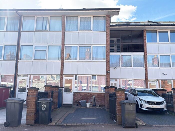 3 Bedroom Terraced House For Sale In Dorset Street, Belgrave, Leicester, LE4