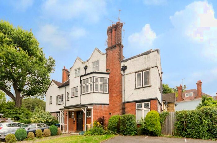 1 Bedroom Flat To Rent In Walpole Road, Surbiton, KT6