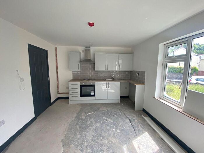 1 Bedroom Flat To Rent In High Street, Cwmgwrach, Neath, SA11