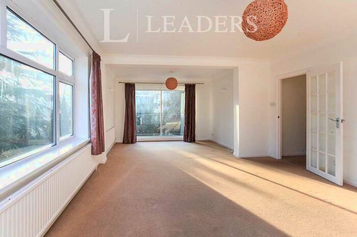 3 Bedroom Apartment To Rent In Kings Court, Kelsey Park Avenue, Beckenham, BR3