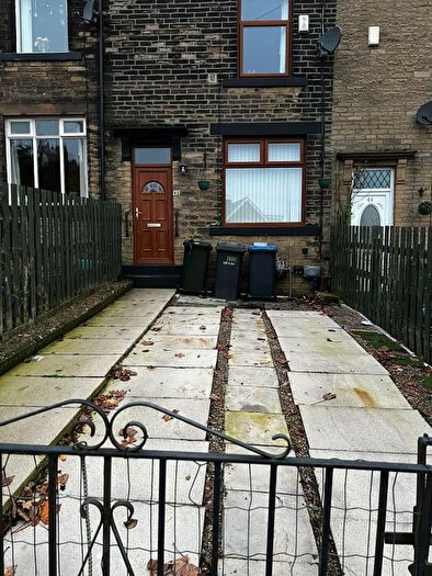 3 Bedroom Terraced House To Rent In Beldon Lane, Bradford, BD7