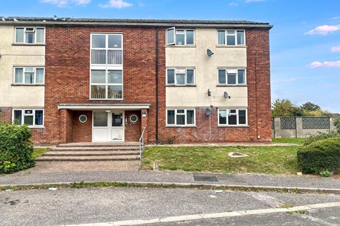 2 Bedroom Flat For Sale In Flat, Neeld Crescent, Chippenham, Wiltshire, SN14