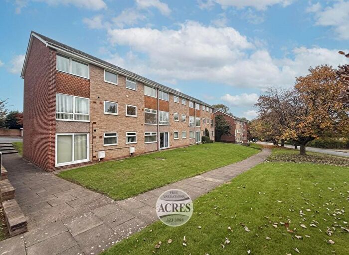 2 Bedroom Maisonette For Sale In Sutton Court, Little Sutton Lane, Four Oaks, B75