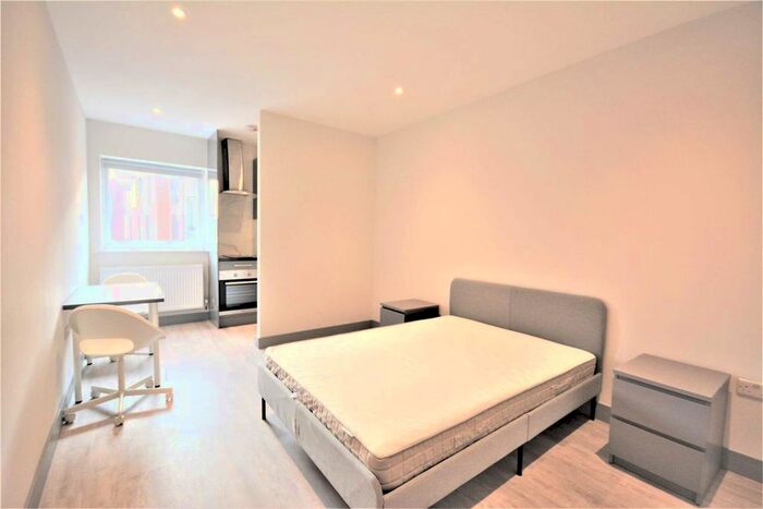 Studio To Rent In Colindale Avenue, London, NW9