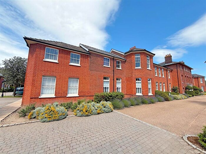 2 Bedroom Flat For Sale In Old St Michaels Drive, Braintree, CM7