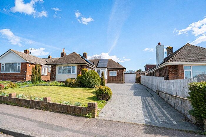 2 Bedroom Detached Bungalow For Sale In Park Avenue, Hastings, TN34
