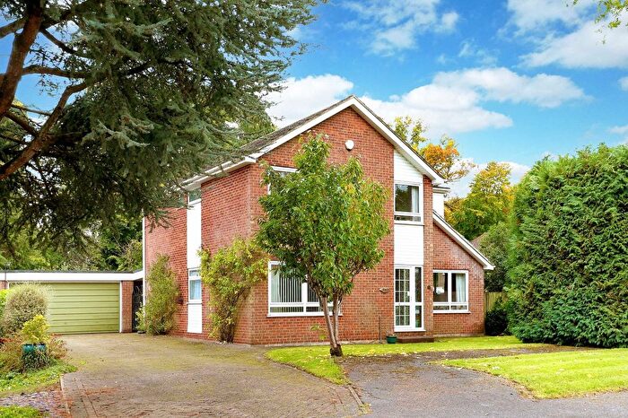 4 Bedroom Country House For Sale In Willow Chase, Hazlemere, High Wycombe, Buckinghamshire, HP15