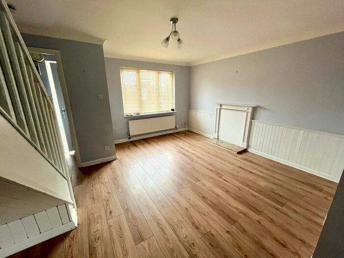 3 Bedroom End Of Terrace House To Rent In Ennerdale Close, Feltham, TW14