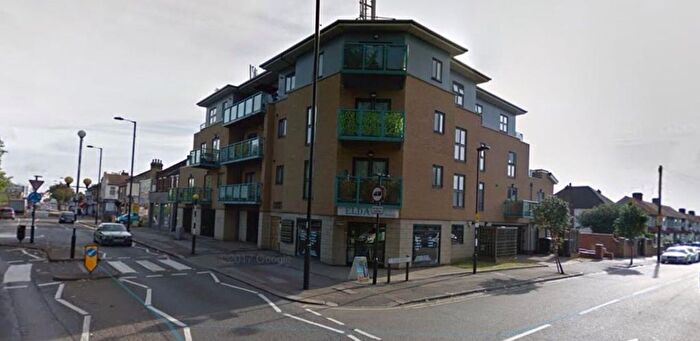 1 Bedroom Flat To Rent In Cedar Avenue, Enfield, EN3