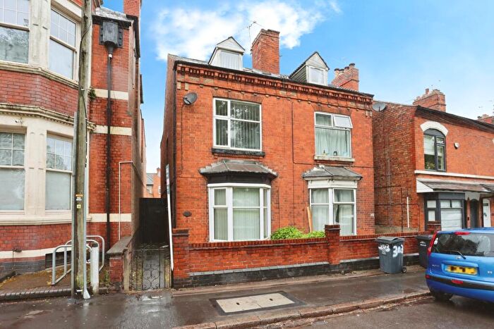 3 Bedroom End Of Terrace House For Sale In Saffron Lane, Leicester, Leicestershire, LE2