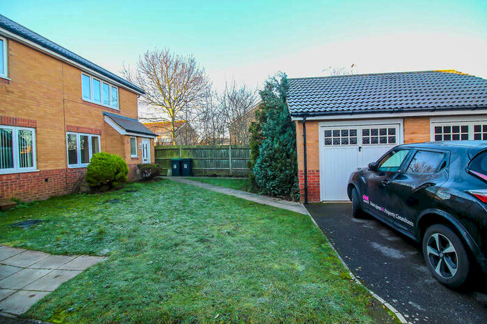 3 Bedroom Semi-Detached House To Rent In Martlet Close, Lee-on-the-solent, PO13