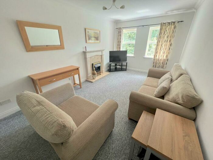 2 Bedroom Apartment To Rent In St. Giles Close, Gilesgate, Durham, DH1