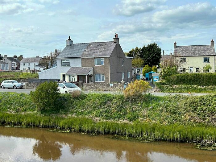 3 Bedroom Semi-Detached House For Sale In Malltraeth, Bodorgan, Anglesey, Sir Ynys Mon, LL62