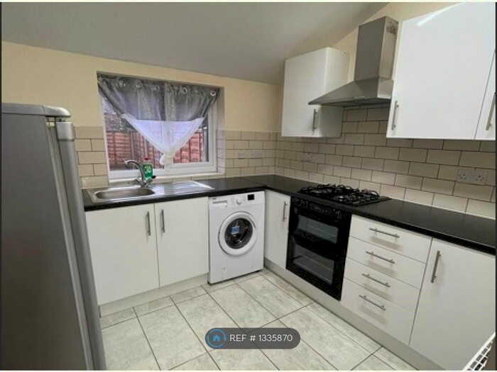 Studio To Rent In Mapperley, Nottingham, NG3