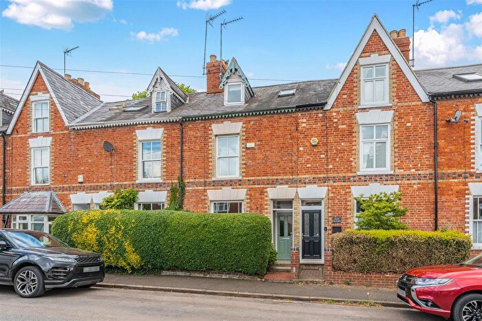 2 Bedroom Terraced House For Sale In Park Road, Banbury, OX16