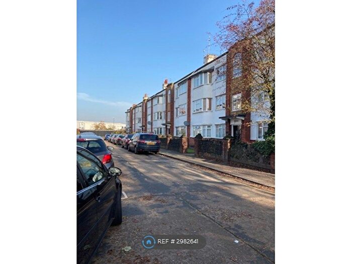 2 Bedroom Flat To Rent In Danes Gate, Harrow, HA1