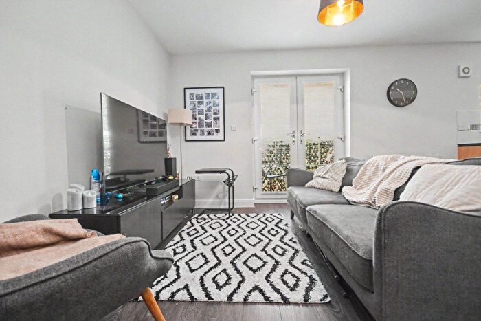 2 Bedroom Flat For Sale In Colley Gardens, Stanley, Wakefield, West Yorkshire, WF3